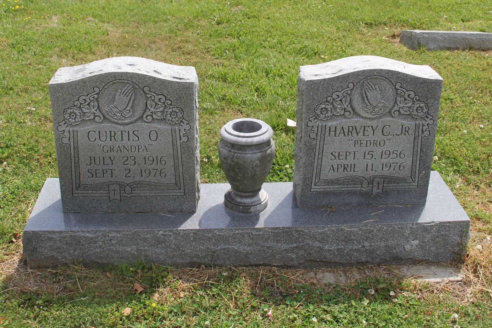 Curtis Oliver "Grandpa" Lamm's grave