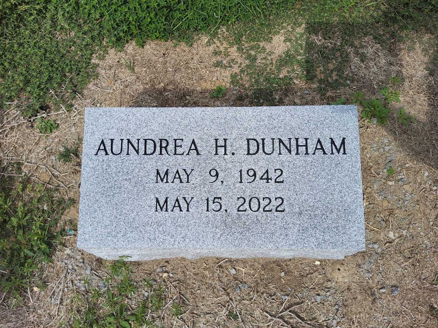 Aundrea Ilene Holland Dunham's grave