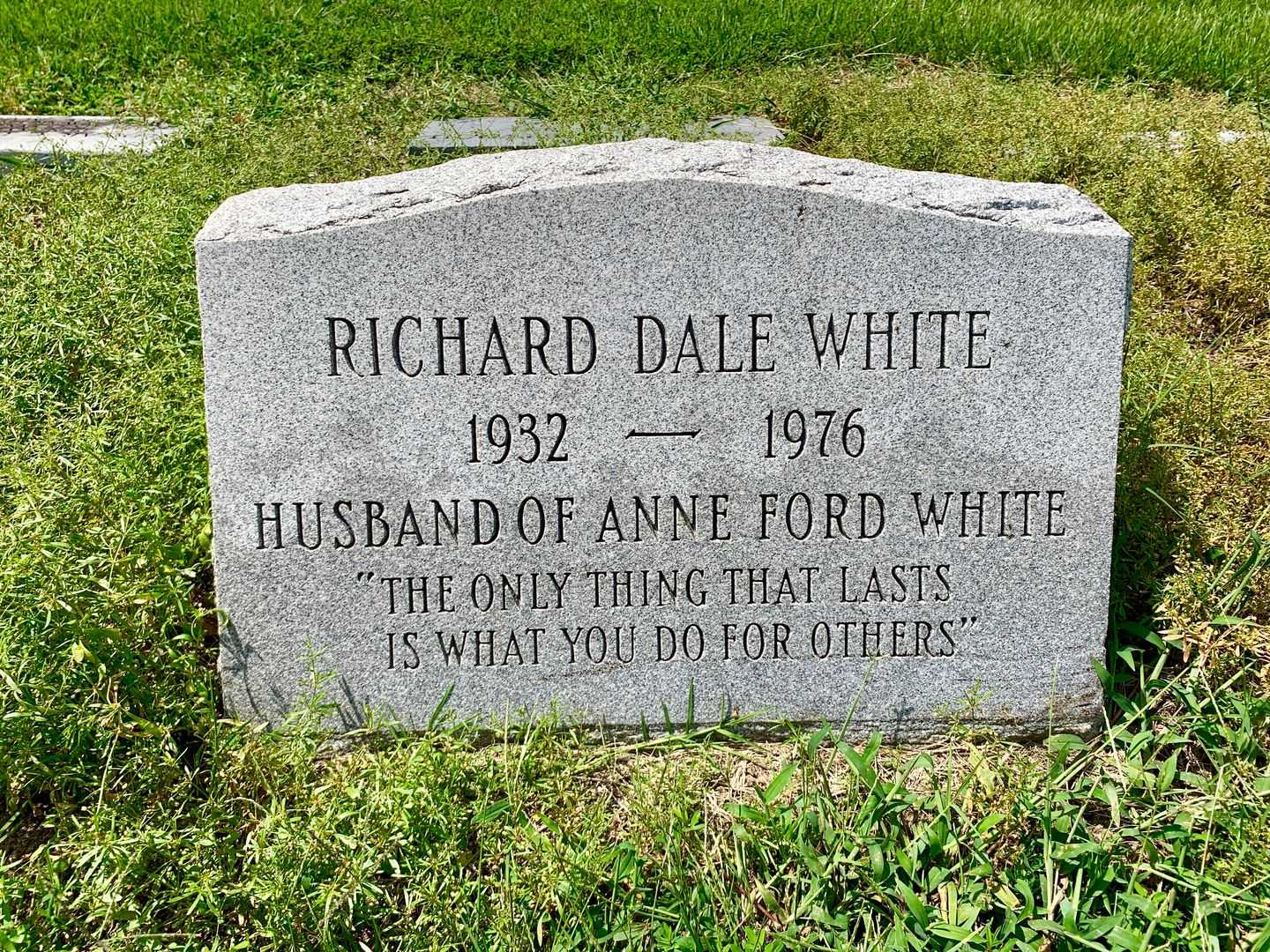 Richard Dale White's grave. Photo 2